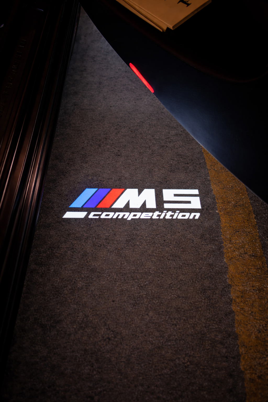 2x LED-Türprojektoren kompatibel mit BMW M5 Competition (PLUG&PLAY)