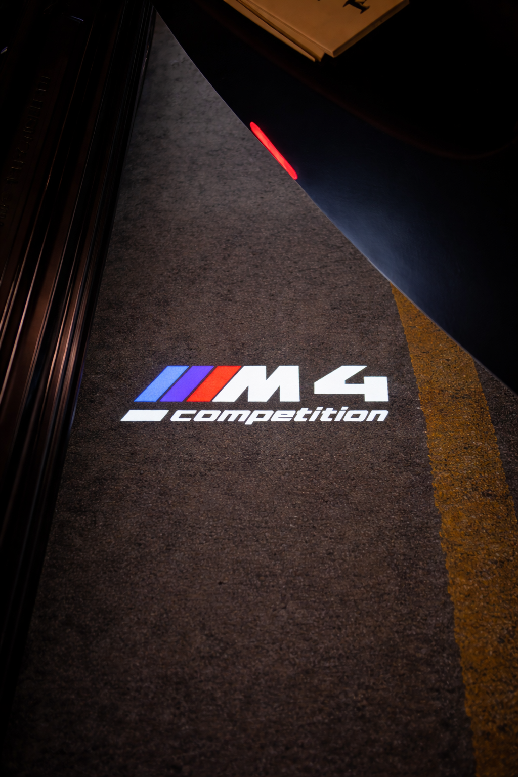 2x LED-Türprojektoren kompatibel mit BMW M4 Competition (PLUG&PLAY)